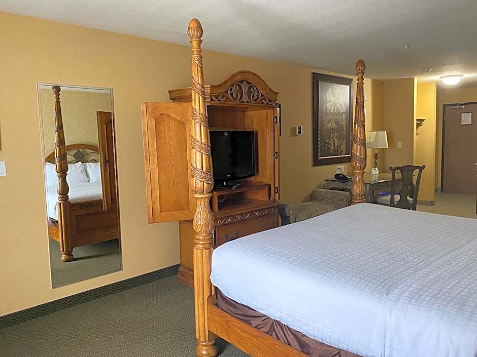 Merit Hotel & Suites