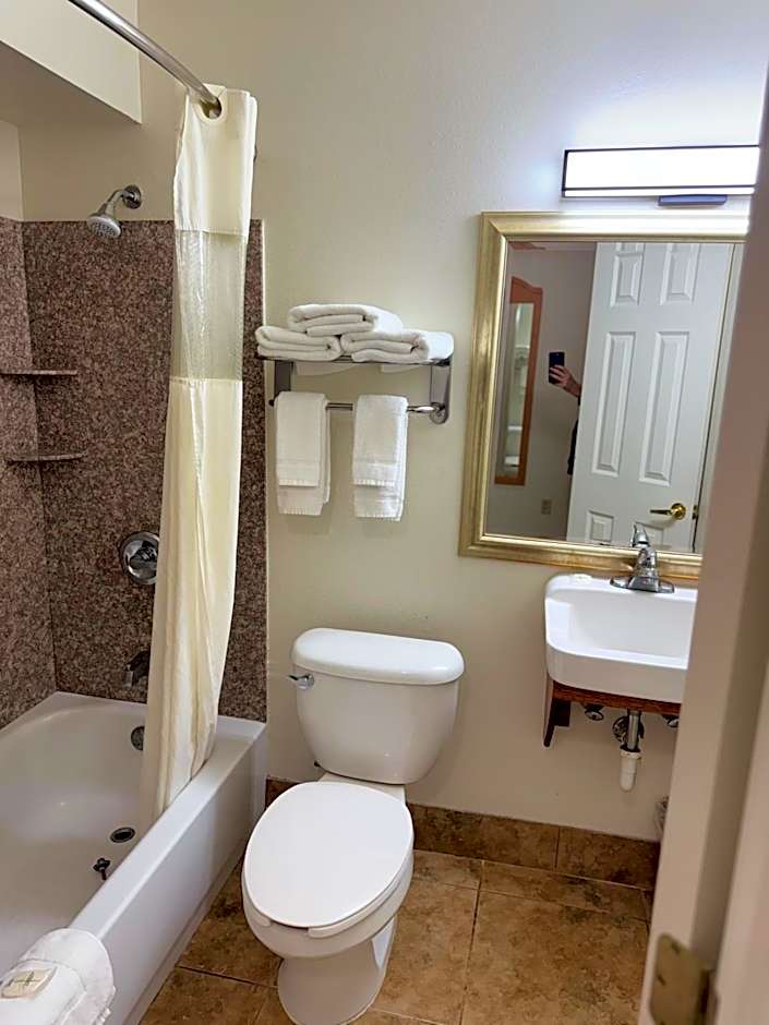 Blue Bonnet Suites -Lubbock, TX - Medical Center