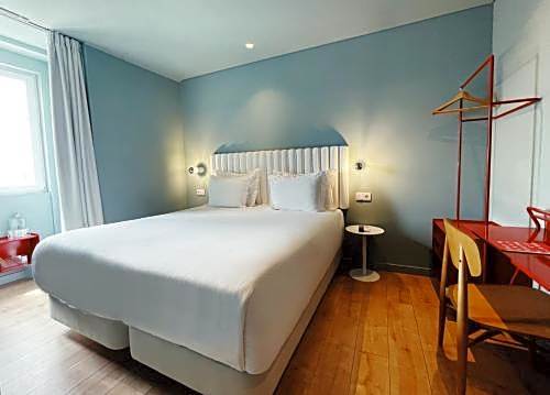 Esqina Cosmopolitan Lodge