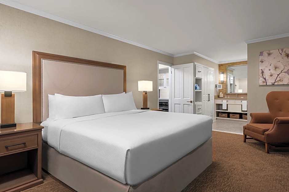 Photo 1 of 1 of Resort 1 Queen Bed Guestroom
