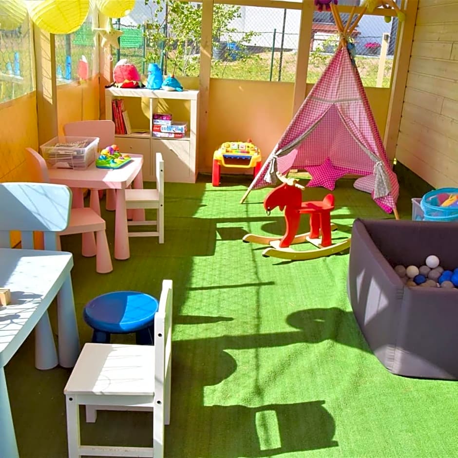 DOMKI LAURA sauna & gorąca balia