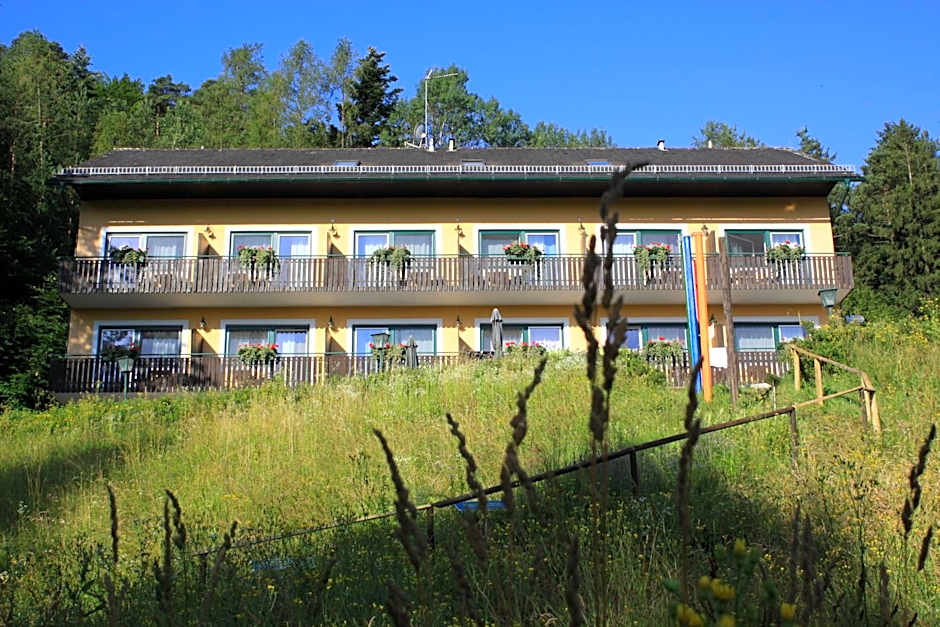 Pension Waldhof am Stubenbergsee