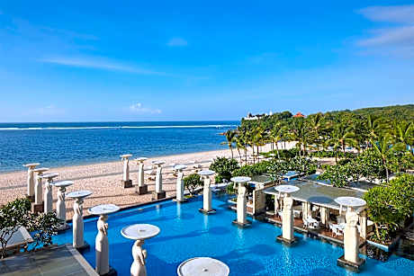 Baron Suite with Beach Front