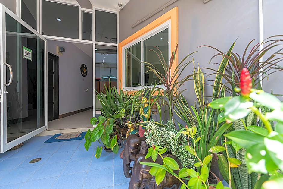 Baan Yuyen Karon Guesthouse