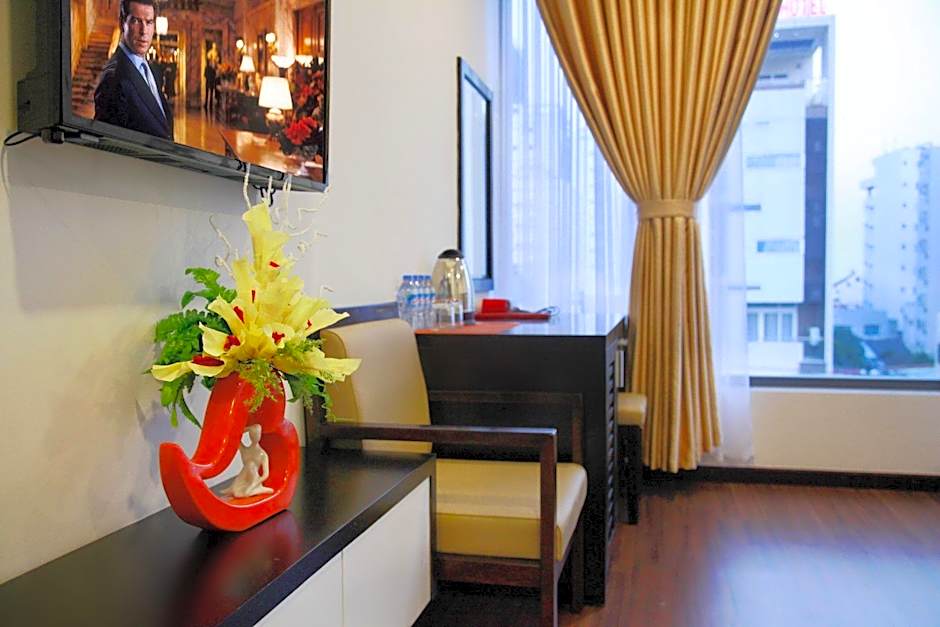 May Hotel