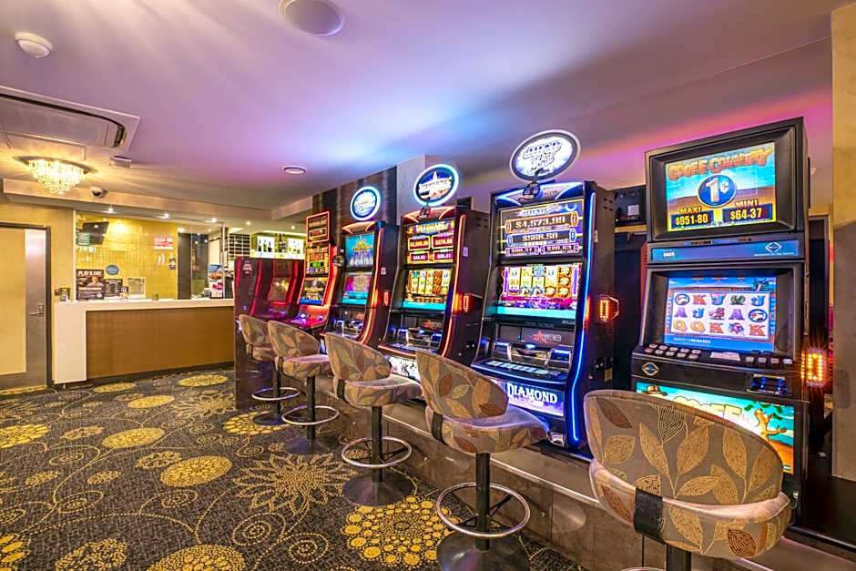 Nightcap at Atherton Hotel