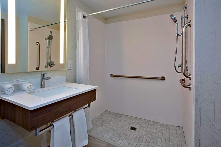 Holiday Inn Express Hotel & Suites Dover By IHG