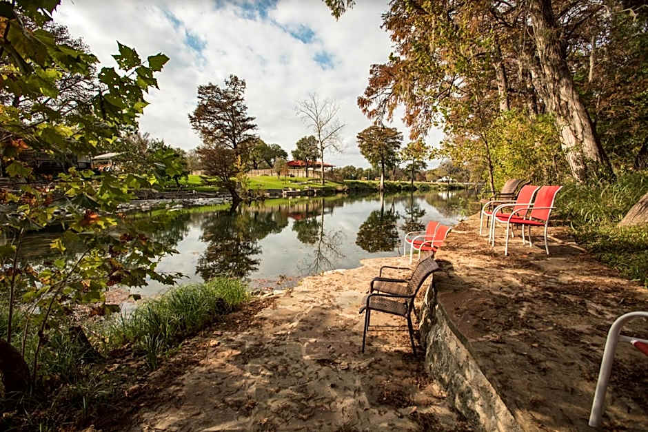 Gruene River Hotel & Retreat