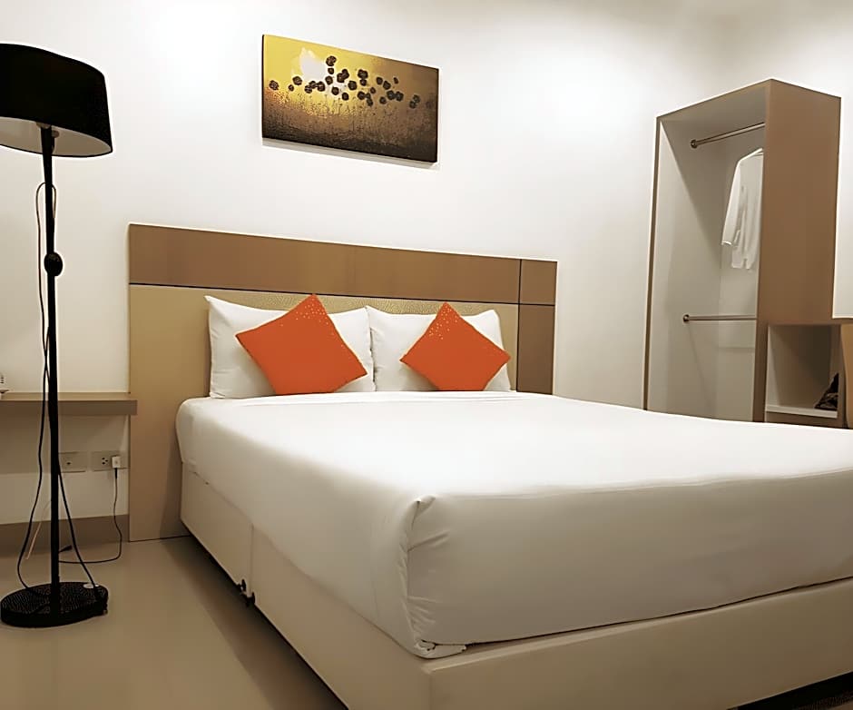 La Belle Hotel