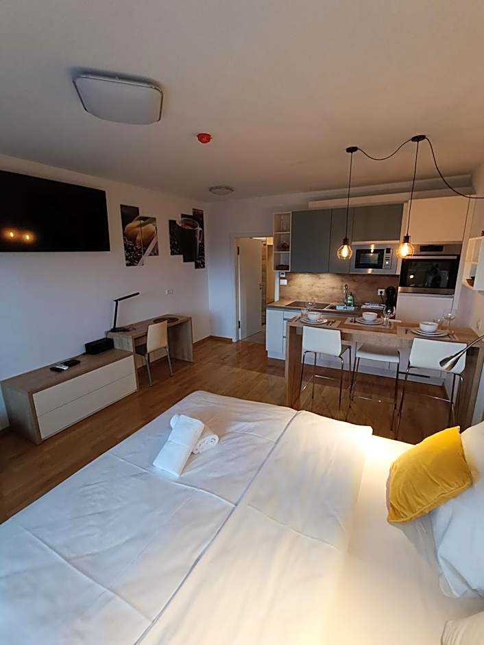 Apartments & Burgers REZIDENCA PIPANOVA