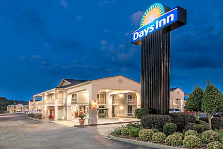 Days Inn by Wyndham Shorter