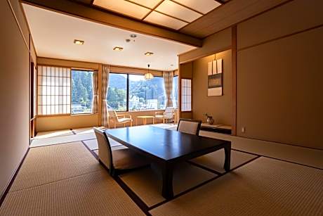 Superior Japanese-Style Room