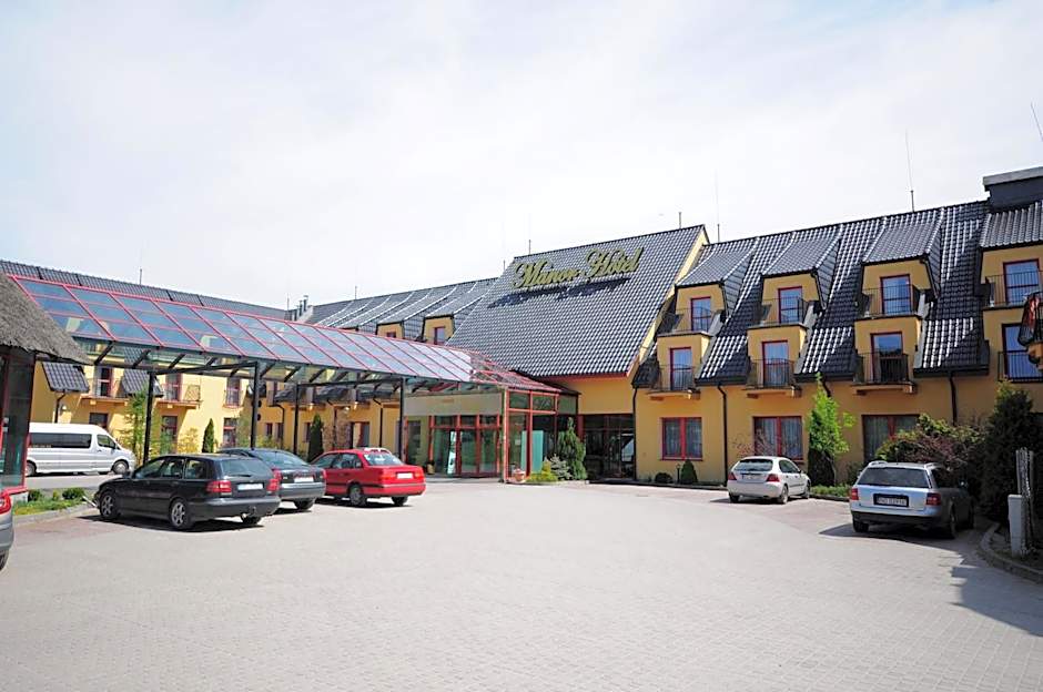 Manor Hotel