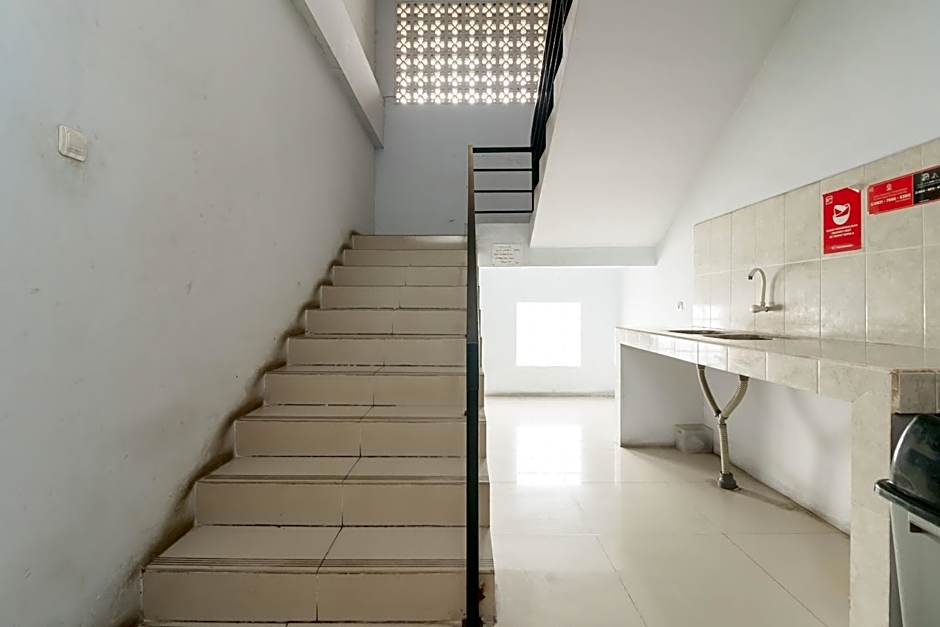 KoolKost Syariah near Kampus Utama Universitas Budi Luhur