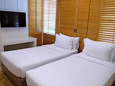 Three-Bedroom Balcony Suite