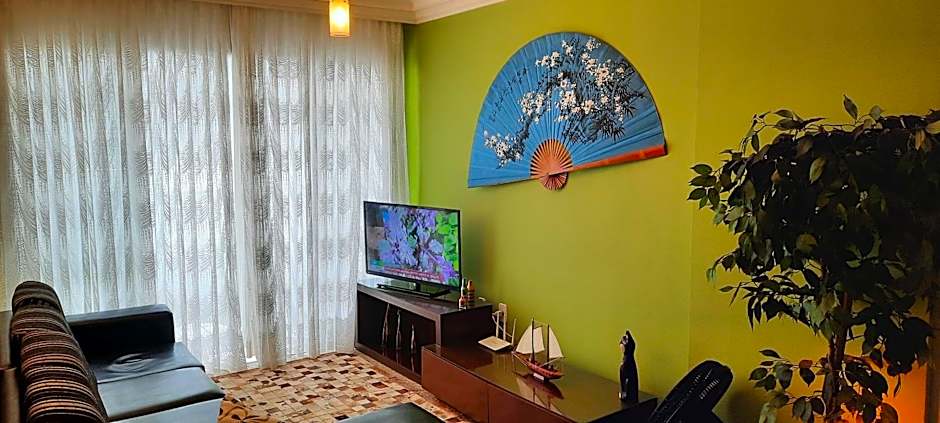 Apartamento BEIRA MAR VISTA TOTAL - SENSAÇÃO DE CASA TÉRREA A BEIRA MAR - COZINHA EQUIPADA -AIR FRYER -ÁREA DE CHURRASCO PRIVATIVA- TVS SMART- DISNEY PLUS E OUTROS-PRAIA IDEAL PARA CRIANÇAS-PET FRIENDLY-KIT PRAIA 4 PESSOAS