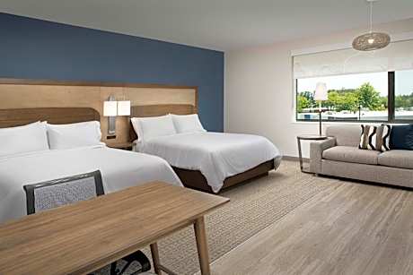 Queen Studio with Sofa Bed - Hearing Accessible