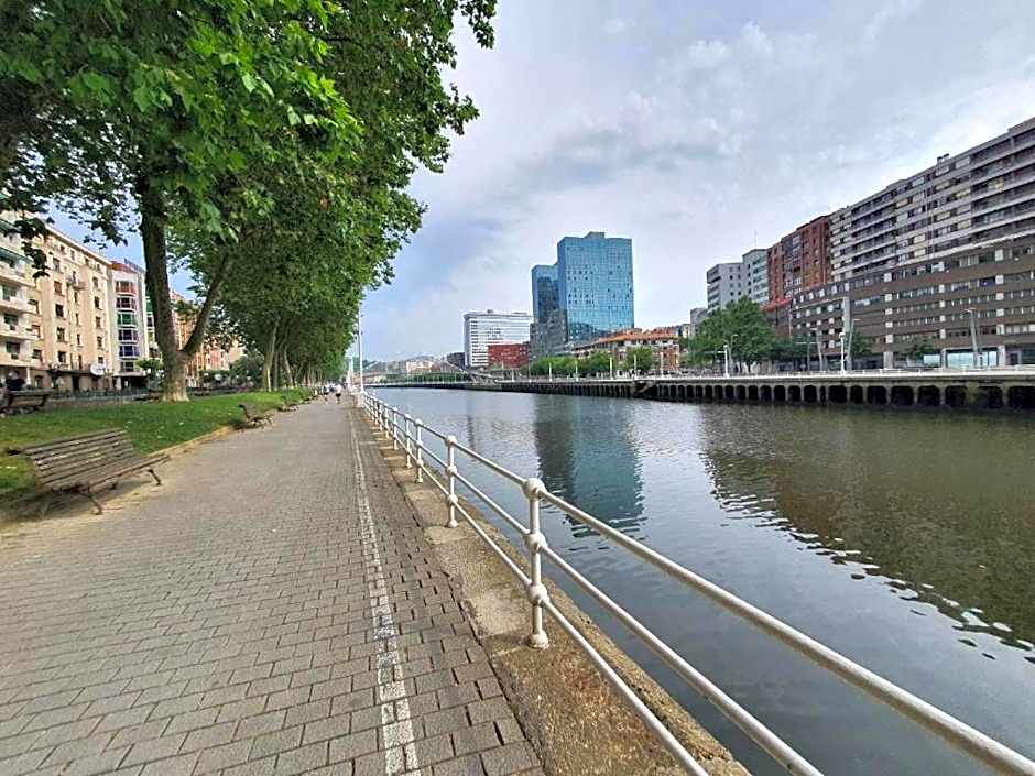 Pensión Guggenheim Riverview HBI01297