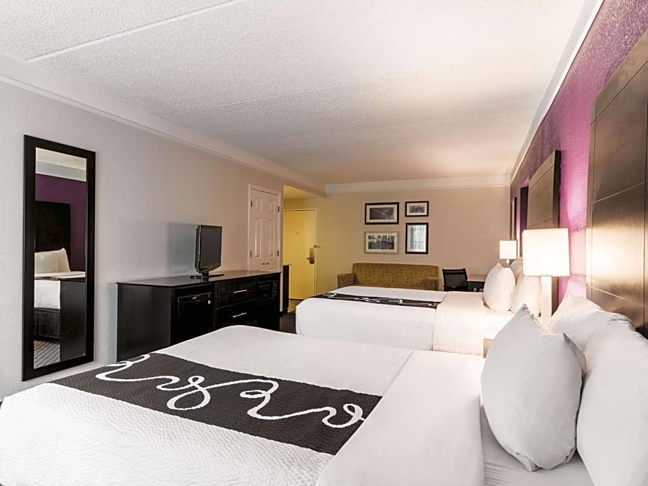 La Quinta Inn & Suites by Wyndham San Antonio Downtown