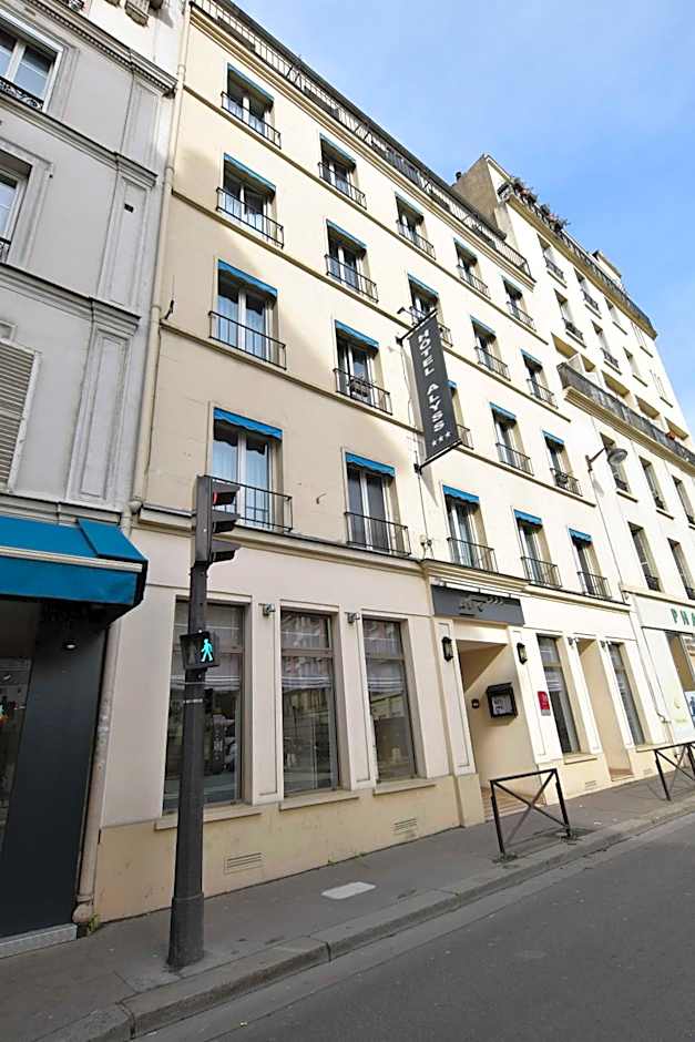 Alyss Saphir Cambronne Eiffel