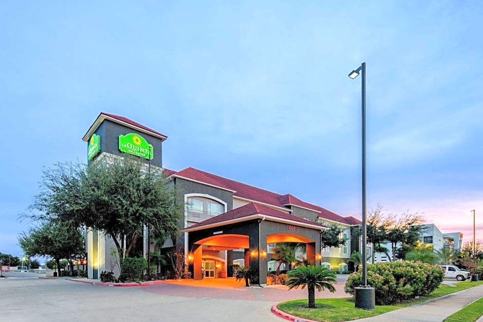 La Quinta Inn & Suites by Wyndham Mission At West Mcallen