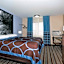 Super 8 by Wyndham Longmont/Twin Peaks