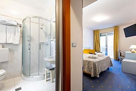 Triple Room with Two Terraces