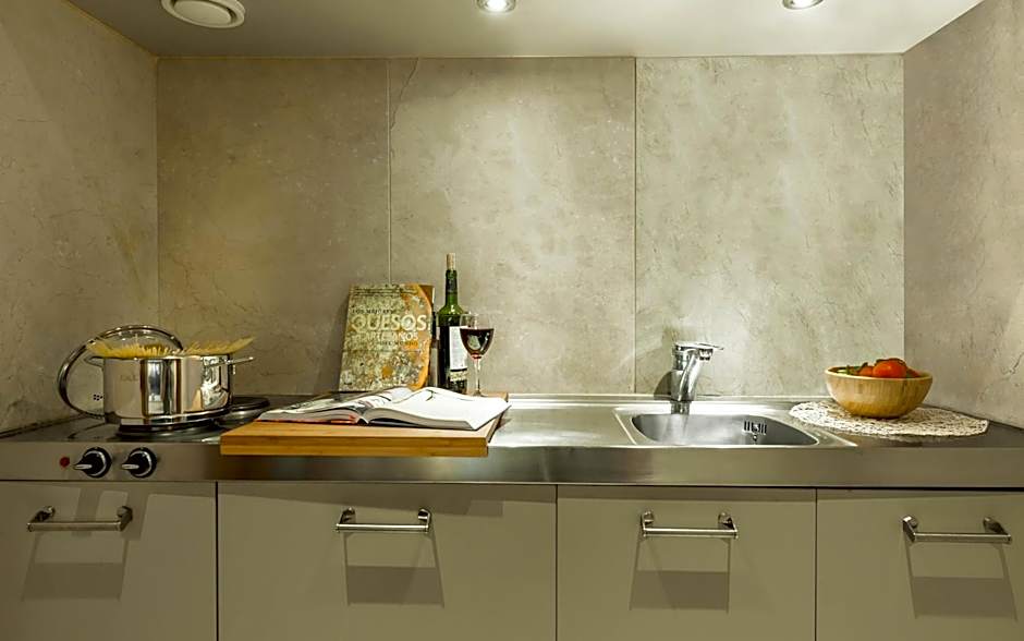 Aparthotel Mariano Cubi