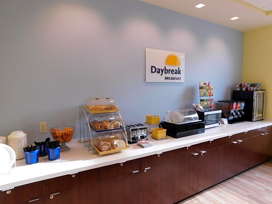 Days Inn & Suites by Wyndham Kearney