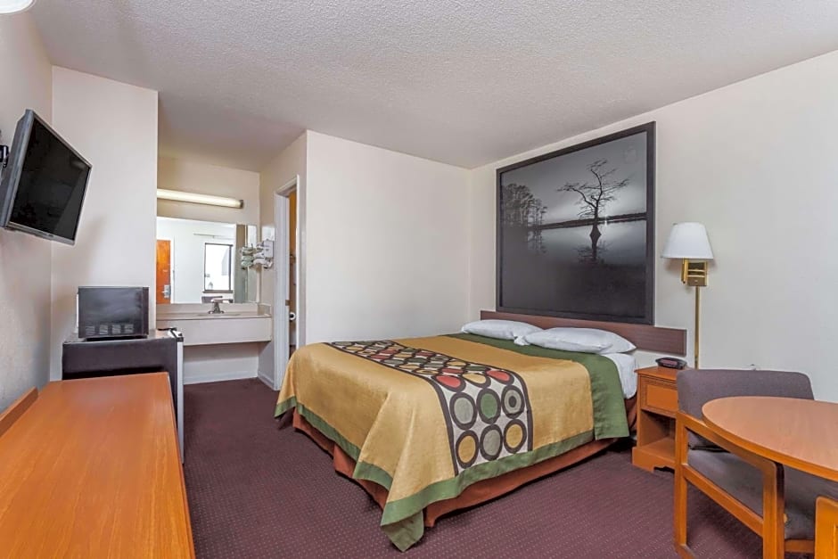 Super 8 by Wyndham Columbia/Ft. Jackson SC