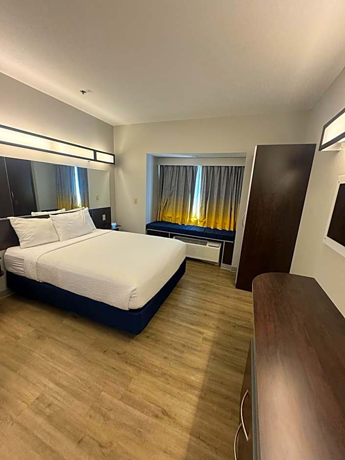 Microtel Inn & Suites - Triadelphia