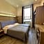 Hotel Midway
