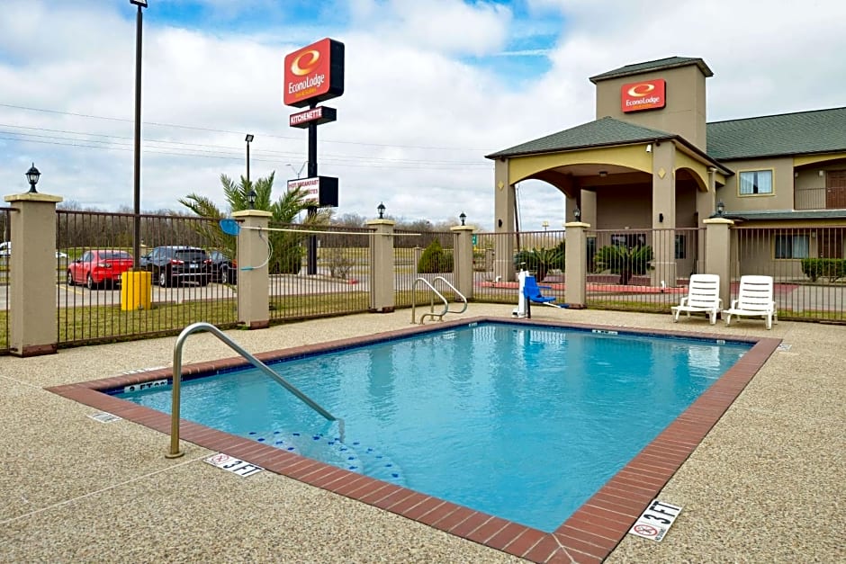 Econo Lodge Inn & Suites Port Arthur near Sabine Pass