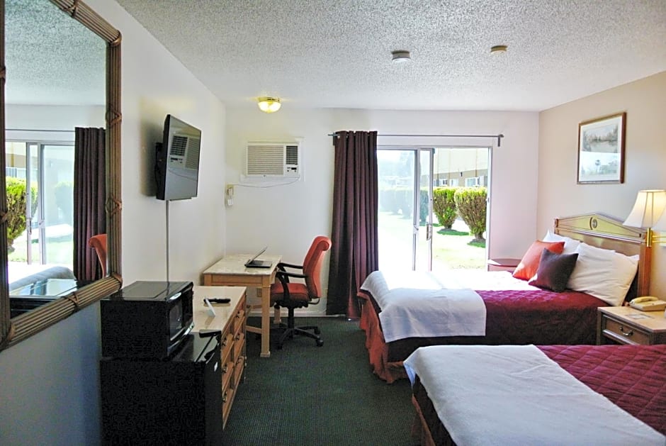 Travelodge by Wyndham Red Bluff South of Redding