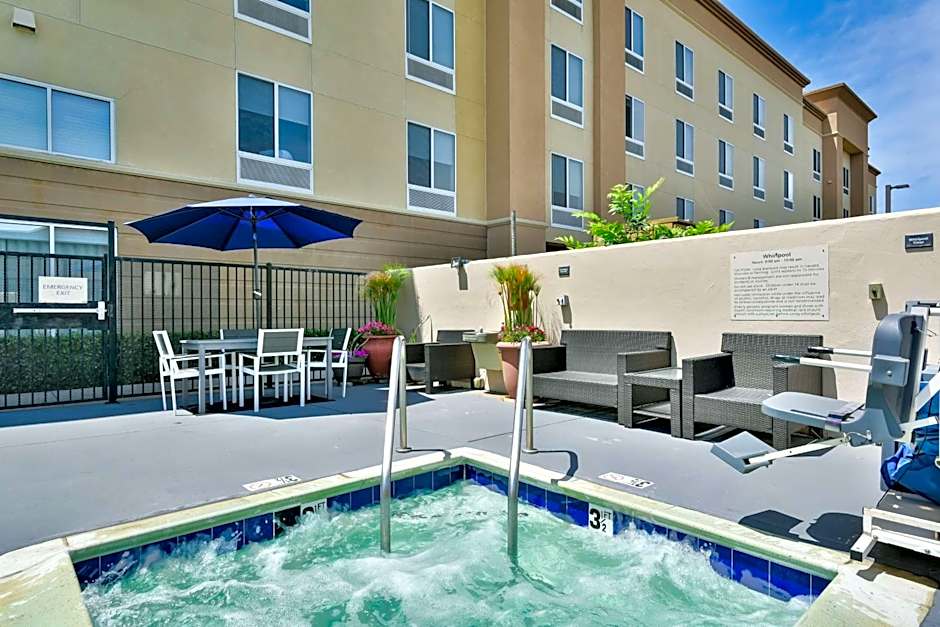 Hampton Inn By Hilton & Suites Pittsburg