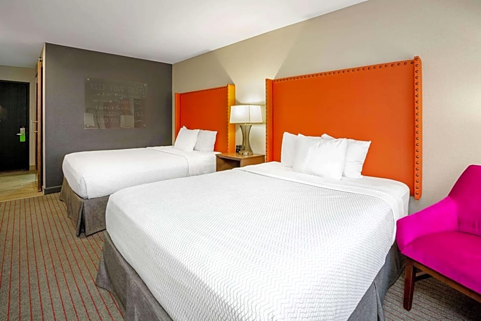 La Quinta Inn & Suites by Wyndham Seattle-Federal Way