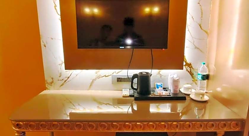 Ray of Maya Hotel