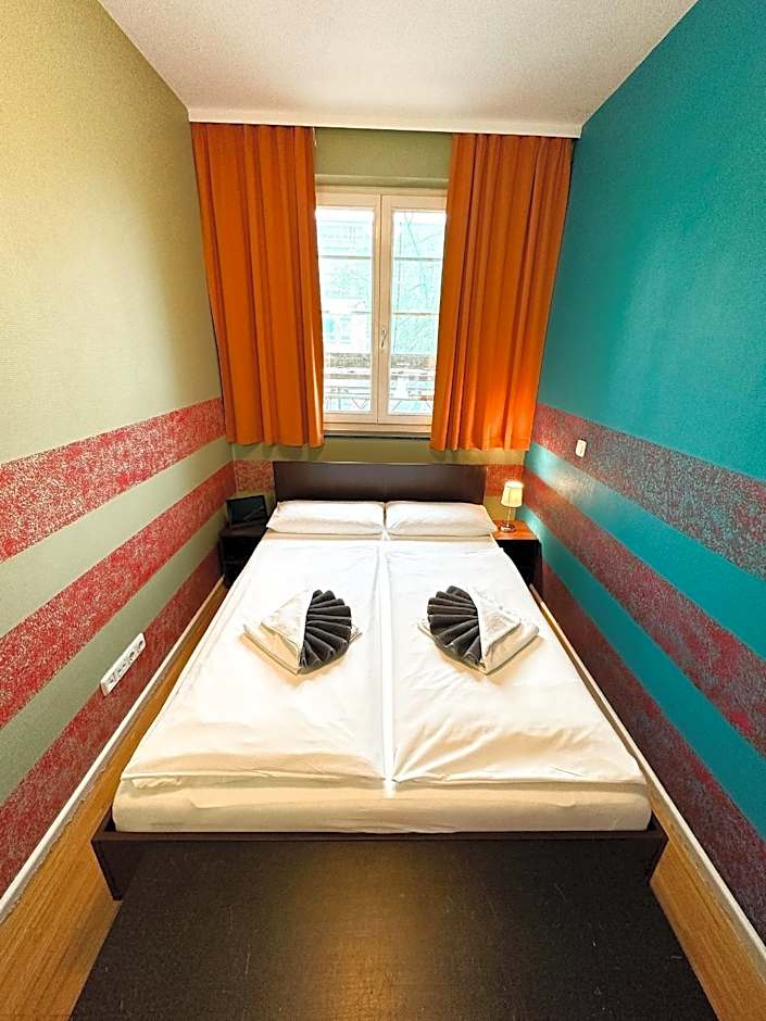 HOLI-Berlin Hotel