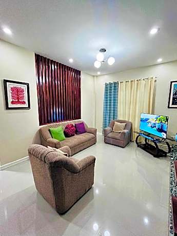 15pax-Rose&Fer Transient-2mins to Calle Crisologo