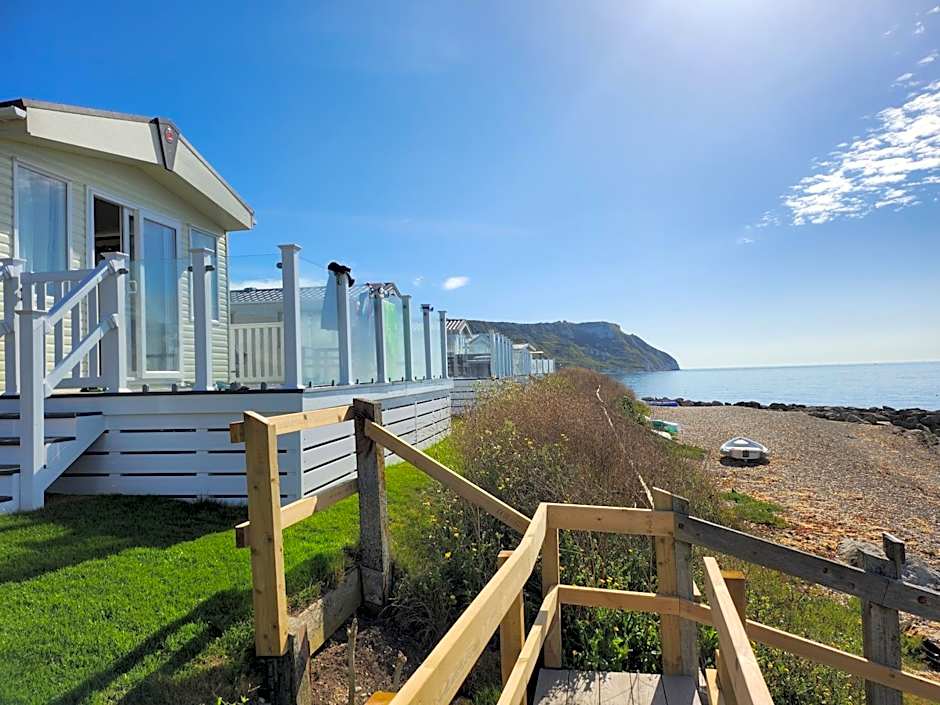 Pemberton Avon pitch 30 Creek Caravan Park dog friendly