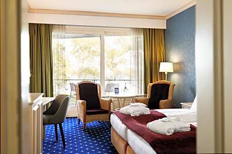 Superior Double Room – Lake View Loggia