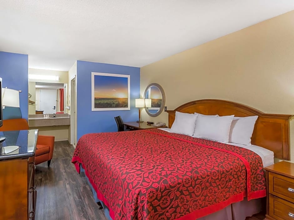 Days Inn by Wyndham College Park Airport Best Road