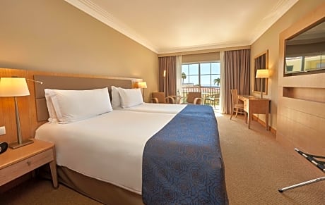 Studio with Partial Sea View