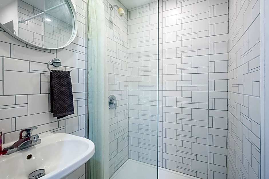 Multi-level Townhome Close to Christie Pits Park