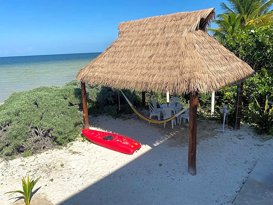 Escape to Paradise, Minimalist 4-BR Beachfront, 300 Mbps with amazing views