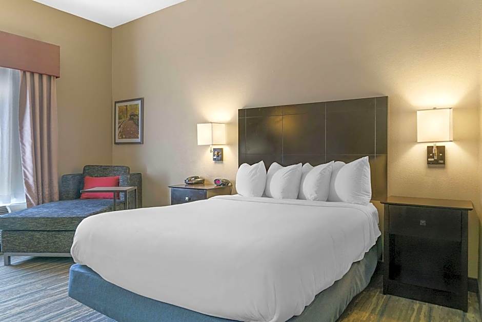 Photo 1 of 15 of 1 King Bed