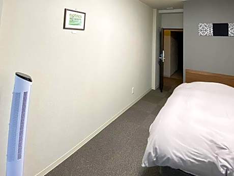 Single Room with Shared Bathroom