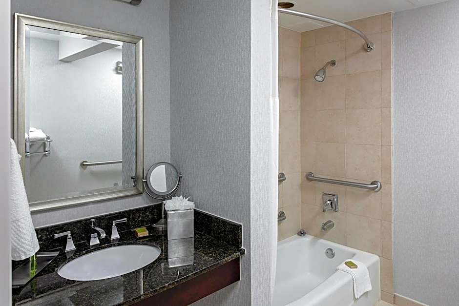 DoubleTree By Hilton Omaha Downtown