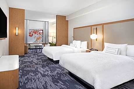 Suite, 2 Queen, Sofa bed