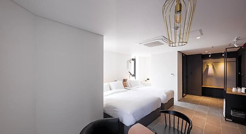 Gangneung Boutique Hotel Bombom